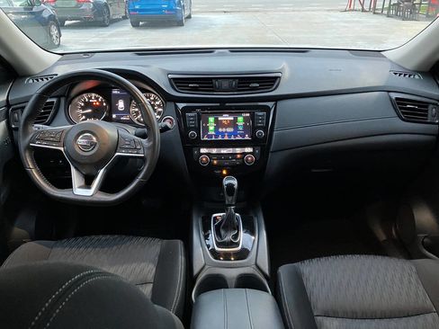 Used 2018 Nissan Rogue SV w/ Premium Package image 9