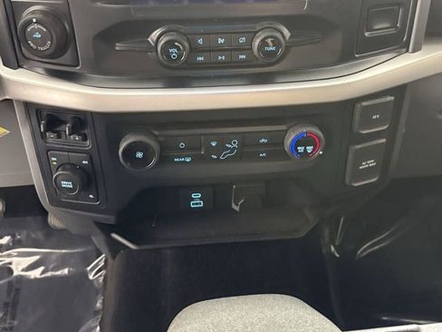 Used 2022 Ford F150 XLT w/ Trailer Tow Package image 10