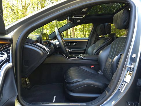 Used 2023 Mercedes-Benz S 500 4MATIC image 11
