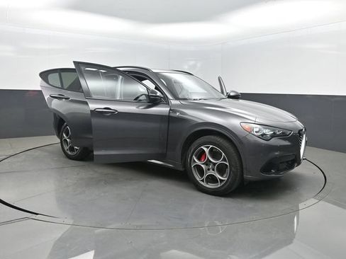 Used 2024 Alfa Romeo Stelvio Ti AWD/4WD image 43