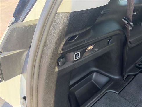 Certified 2023 Jeep Grand Cherokee L Limited AWD/4WD image 12