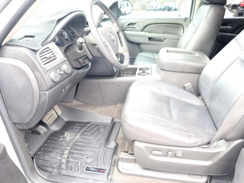 Used 2010 Chevrolet Suburban LT w/ Luxury Package image 13