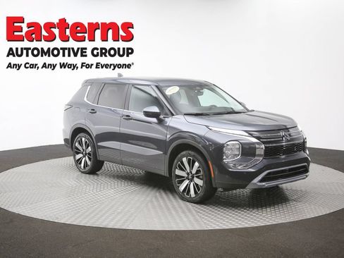 Used 2025 Mitsubishi Outlander SE AWD/4WD image 44