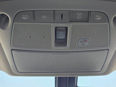 Used 2017 Nissan Maxima Platinum w/ Medallion Package image 24