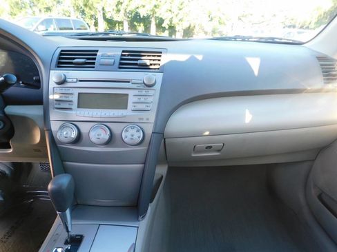 Used 2011 Toyota Camry LE w/ LE Extra-Value Pkg image 7