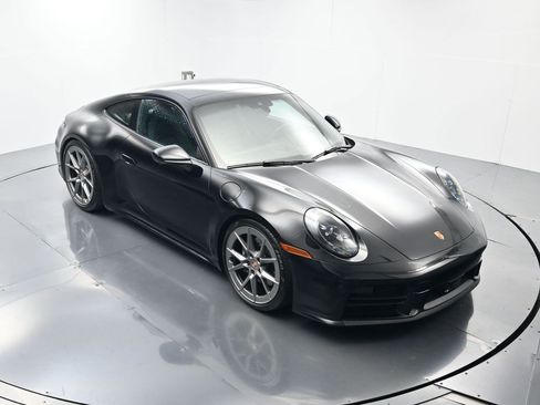 Used 2025 Porsche 911 Carrera image 37