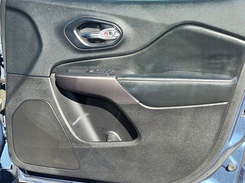 Used 2020 Jeep Cherokee Latitude w/ Quick Order Package 26F North image 15