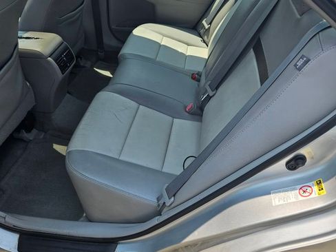 Used 2012 Toyota Camry XLE w/ Leather Pkg FWD image 3