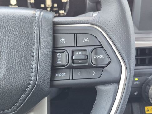 Used 2025 Toyota 4Runner TRD Off-Road AWD/4WD image 24