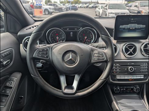 Used 2018 Mercedes-Benz GLA 250 image 17