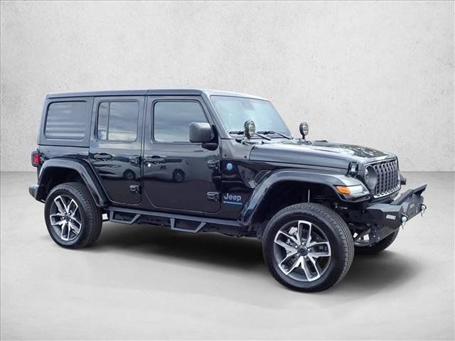 Used 2024 Jeep Wrangler Unlimited AWD/4WD image 6