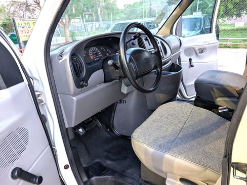 Used 1997 Ford E-250 and Econoline 250 Heavy-Duty RWD image 8