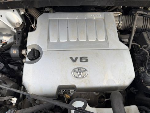 Used 2012 Toyota Highlander Limited w/ Tow Pkg AWD/4WD image 22