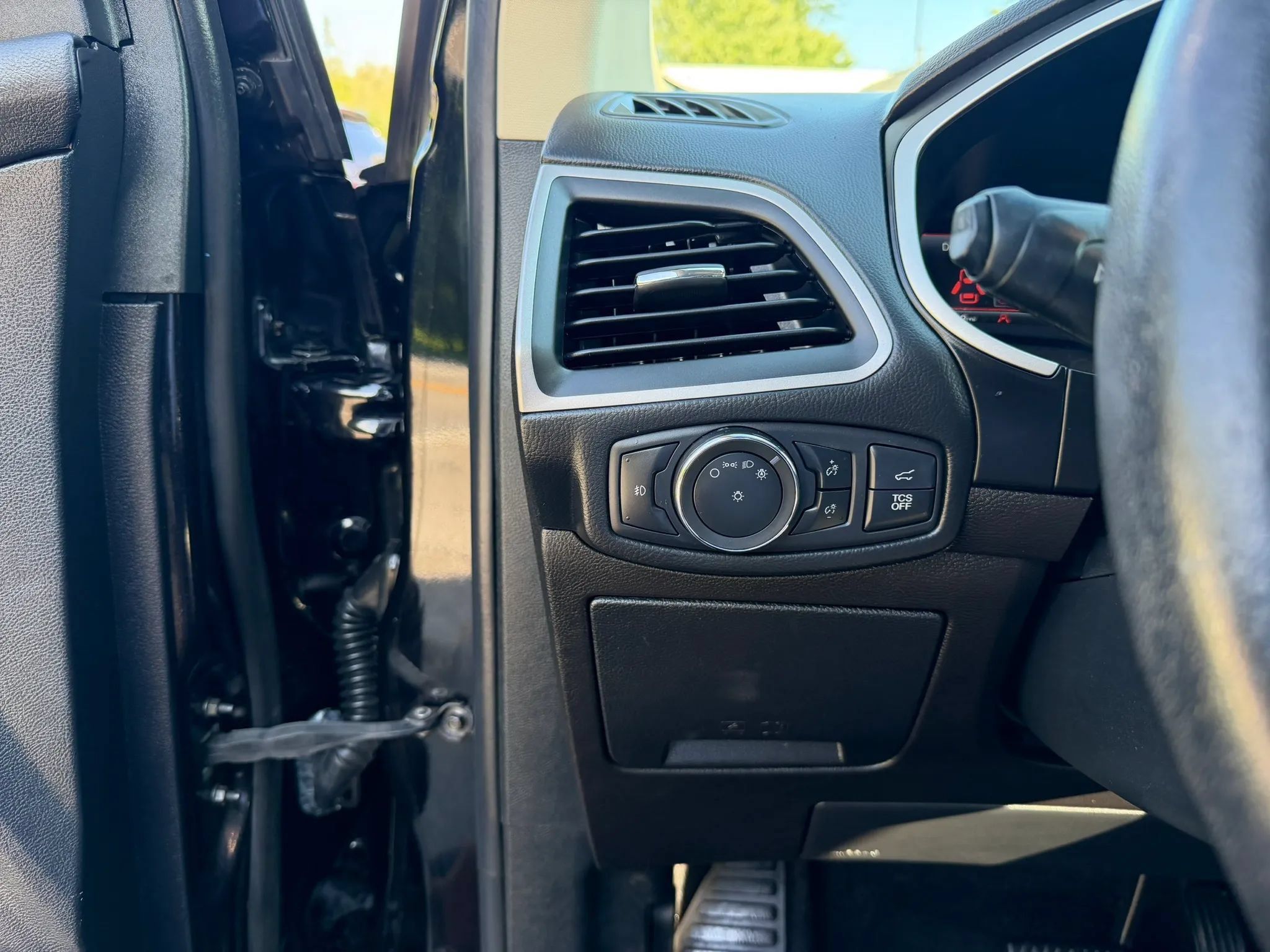 Used 2020 Ford Edge SEL w/ Convenience Package AWD/4WD image 19
