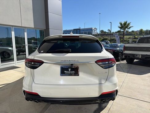 Certified 2022 Maserati Levante Modena image 7