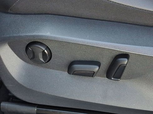 Certified 2023 Volkswagen Tiguan SE R-Line image 28