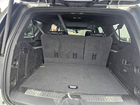 Used 2022 Chevrolet Suburban High Country image 14