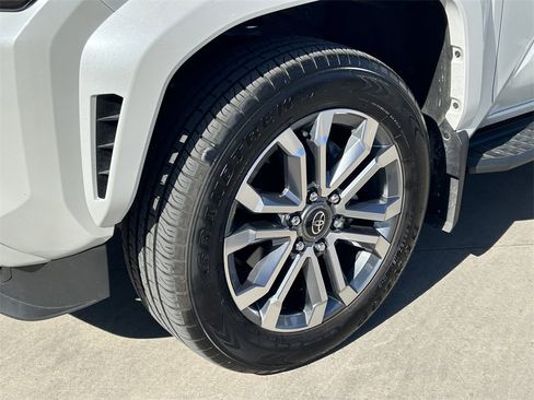 Used 2025 Toyota 4Runner Limited image 9