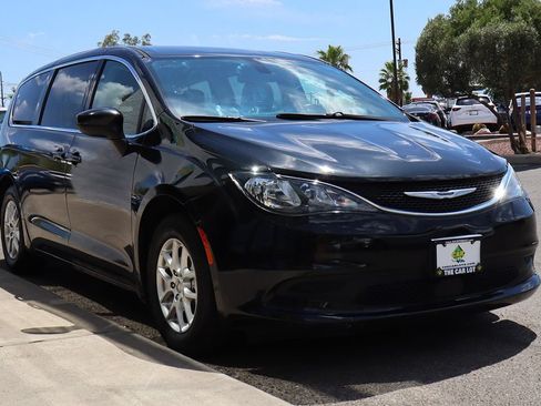 Used 2021 Chrysler Voyager LX w/ Cold Weather Group FWD image 14