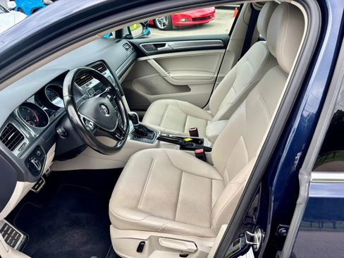 Used 2017 Volkswagen Golf Alltrack SEL image 11