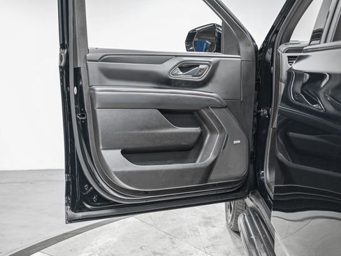 Used 2022 Chevrolet Suburban RST AWD/4WD image 12
