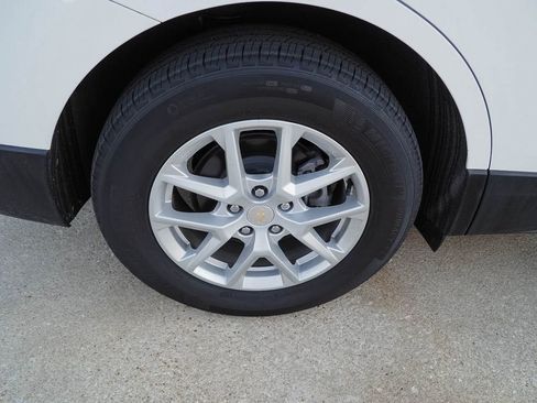 Used 2024 Chevrolet Equinox LT FWD image 35