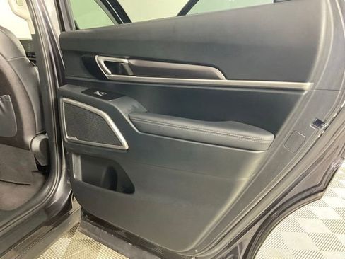 Used 2025 Kia Telluride S AWD/4WD image 30