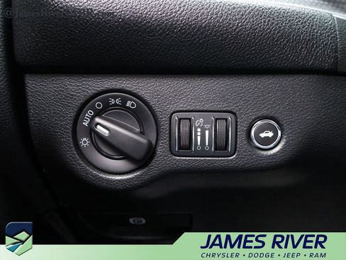 Used 2016 Dodge Challenger SRT Hellcat image 27