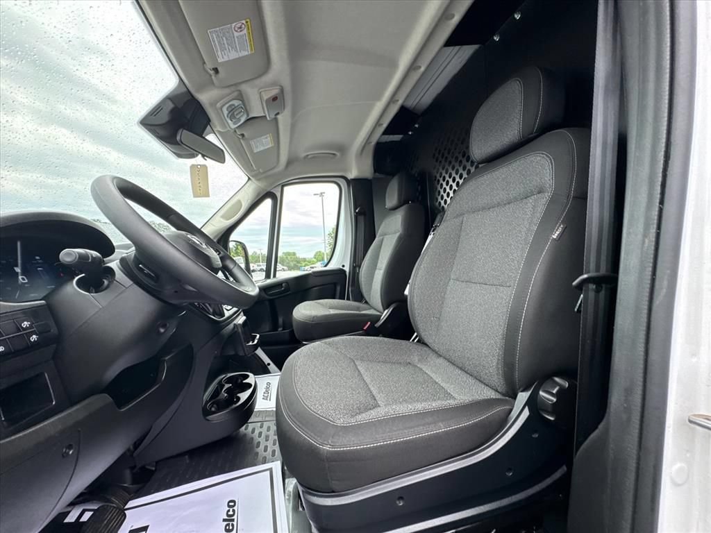 Used 2025 RAM ProMaster 2500 w/ U-Haul Equipment Group FWD image 15