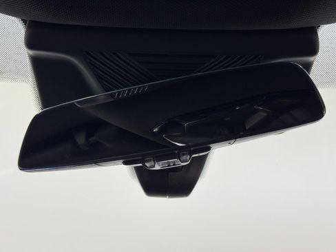 Used 2024 BMW 760i xDrive w/ Premium Package 2 image 37