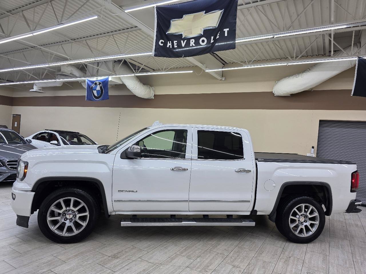 Used 2017 GMC Sierra 1500 Denali AWD/4WD image 9