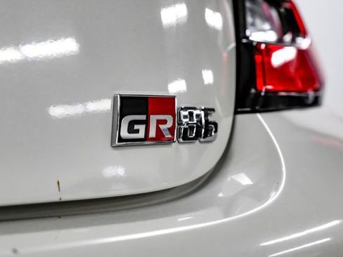 Used 2022 Toyota GR86 Premium w/ ALL Weather Mat Package (TMS) RWD image 51