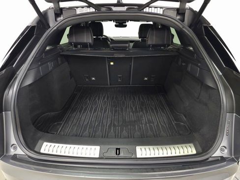 Used 2018 Land Rover Range Rover Velar R-Dynamic SE image 9