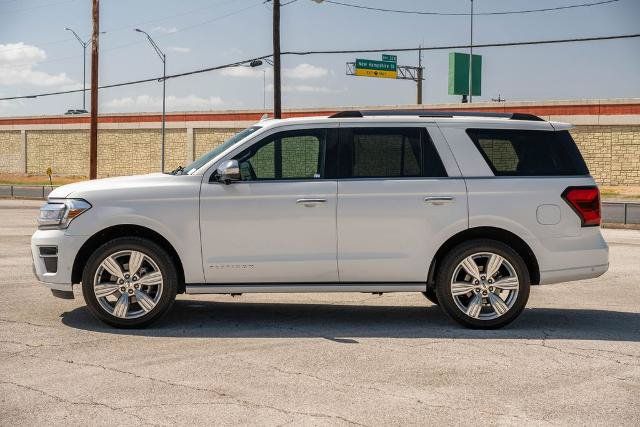 Certified 2024 Ford Expedition Platinum RWD image 5
