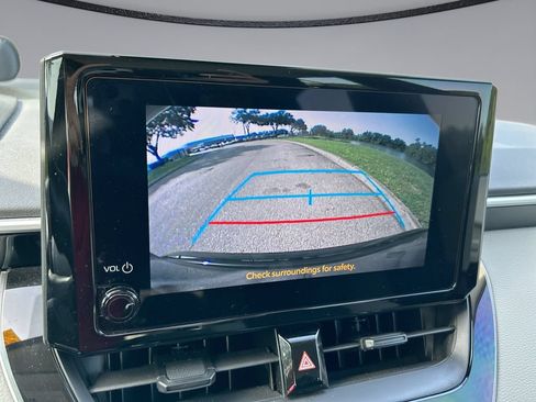 Used 2024 Toyota Corolla LE FWD image 21