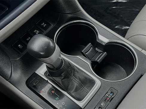 Certified 2016 Toyota Highlander Limited image 27