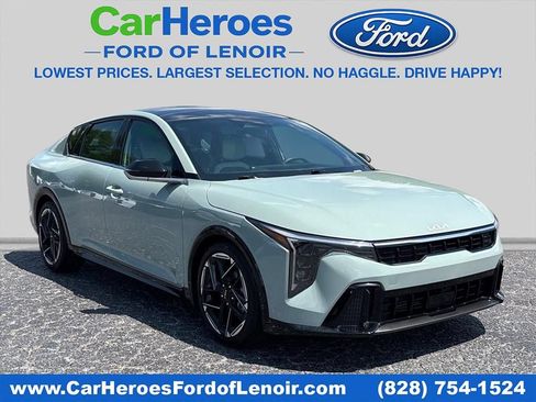 Used 2025 Kia K4 GT-Line w/ GT-Line Premium Package FWD image 1
