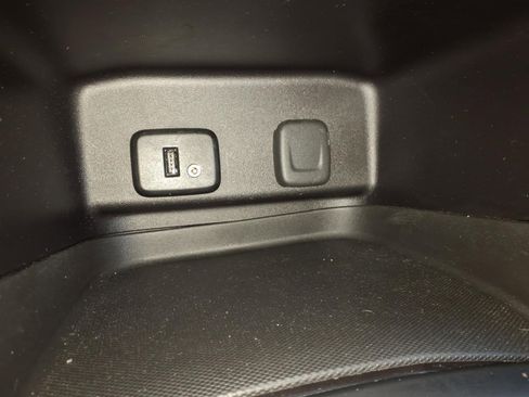 Used 2018 Chevrolet Equinox LT image 10