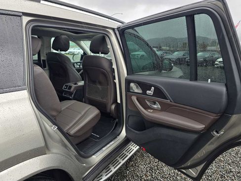 Used 2023 Mercedes-Benz GLS 450 4MATIC image 14