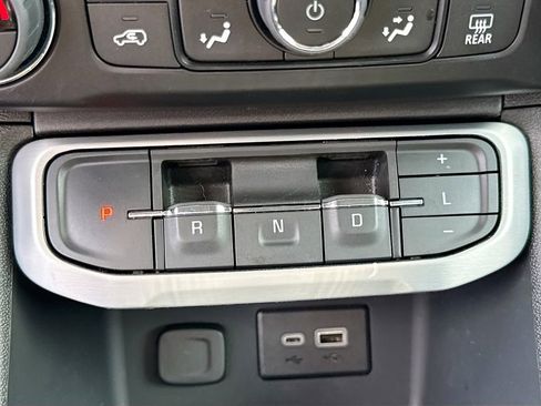 Used 2023 GMC Acadia SLE w/ Driver Convenience Package AWD/4WD image 17