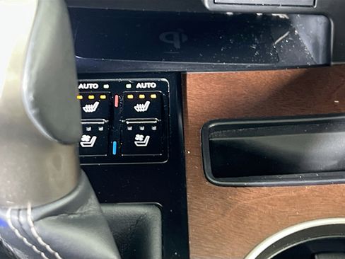 Used 2022 Lexus RX 350L Premium image 19