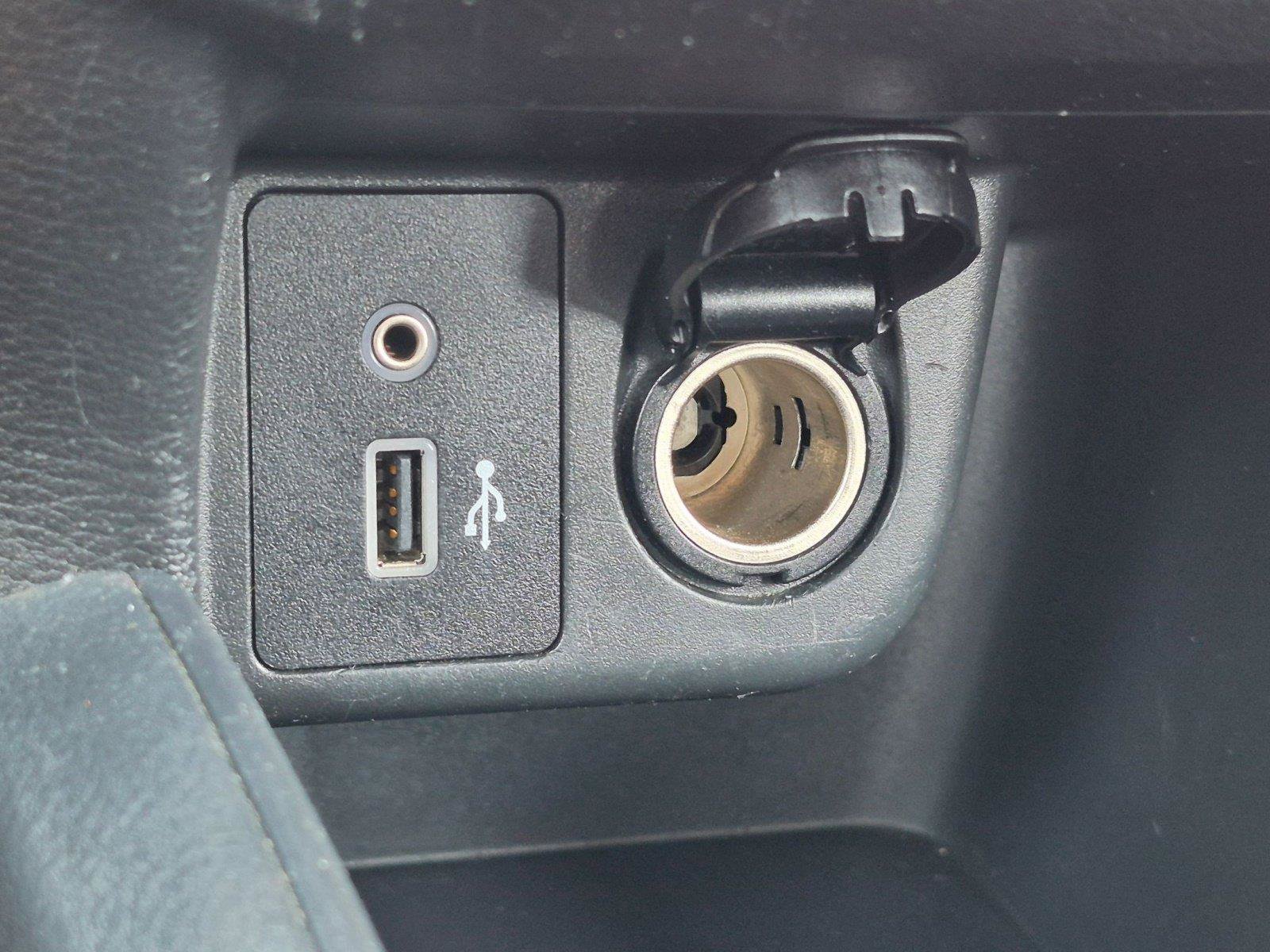 Used 2020 Nissan Versa S FWD image 31