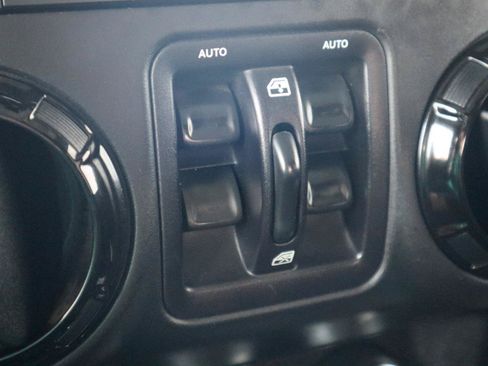 Used 2016 Jeep Wrangler Unlimited Sahara AWD/4WD image 64