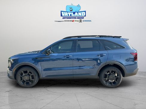 Used 2025 Kia Sorento SX AWD/4WD image 2