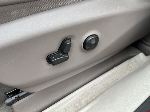 Used 2018 Chrysler Pacifica Touring-L w/ Advanced Safetytec Group FWD image 11