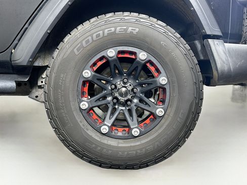 Used 2018 Jeep Wrangler Unlimited Sport AWD/4WD image 11