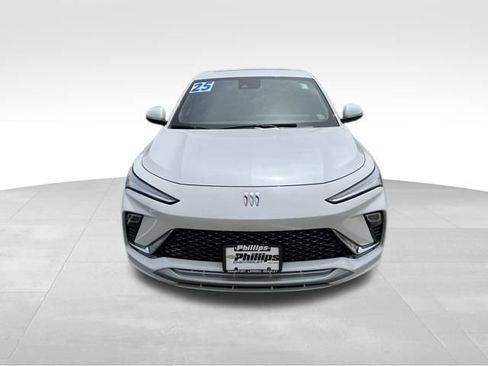 Used 2025 Buick Envista Avenir FWD image 2