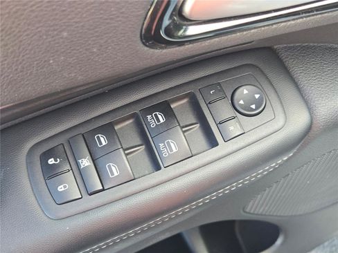 Certified 2024 Dodge Durango SXT image 24