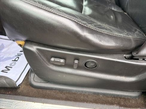 Used 2008 Cadillac Escalade ESV AWD image 29