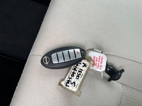 Used 2025 Nissan Altima 2.5 SV FWD image 24
